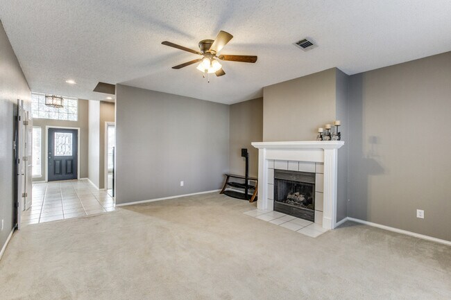 Building Photo - 2132 Brookgate Dr