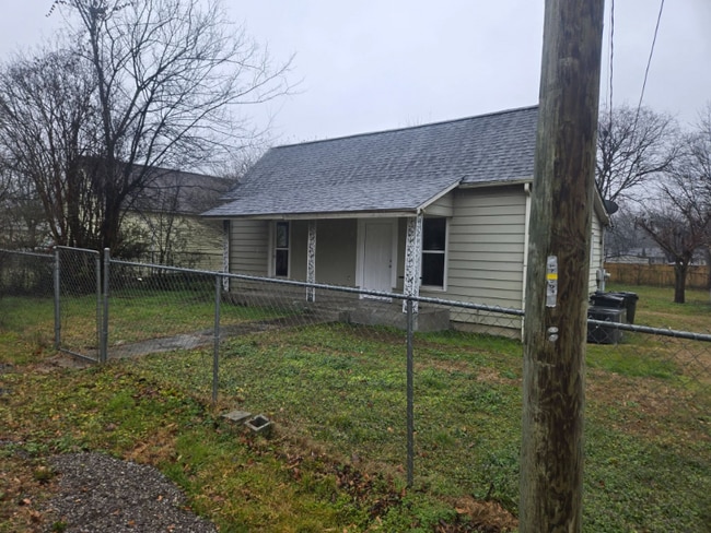 Photo - 202 W Peachtree St House