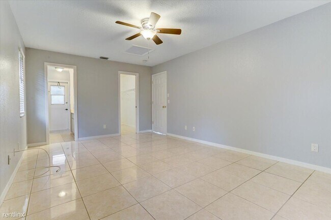 Building Photo - 2 br, 2 bath House - 233 Chamber Street No...