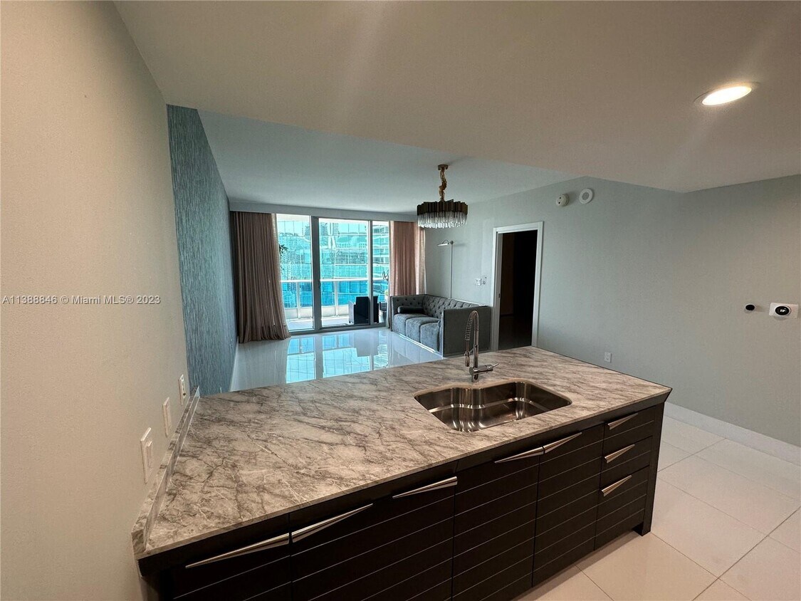 200 Biscayne Boulevard Way Unit 4011, Miami, FL 33131 Condo for Rent