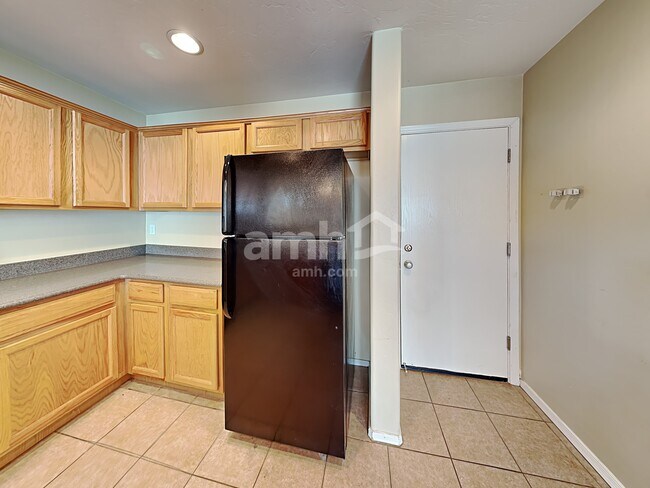 Building Photo - 6056 S Sweet Birch Ln