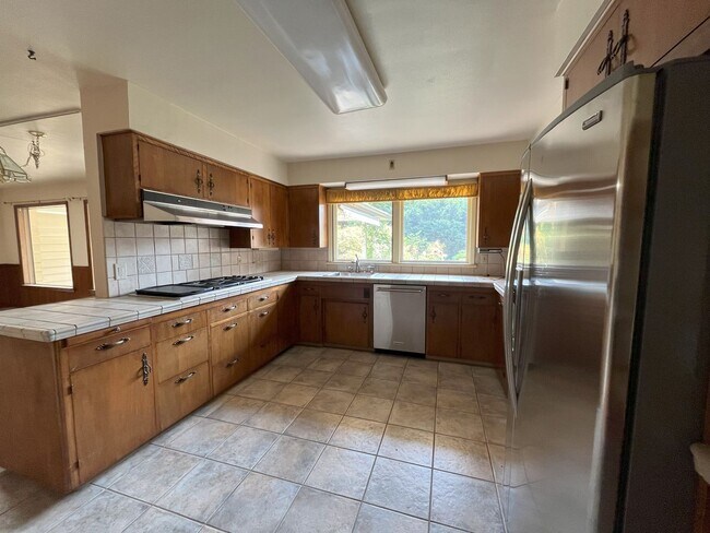 Foto del edificio - Vintage Midcentury Modern Ranch Home with ...