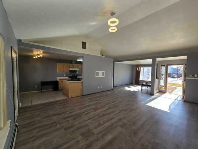 Foto del edificio - 3156 Arrowhead Dr