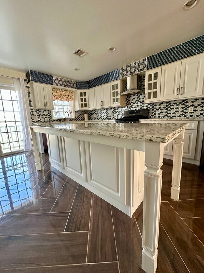 Foto del edificio - 3 Harbor Front Ct