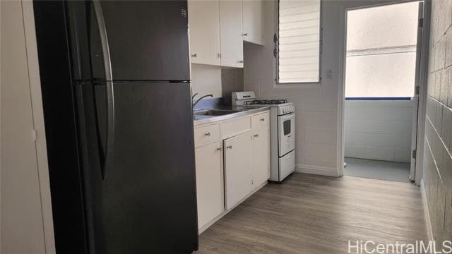 Building Photo - 711 Makaleka Ave