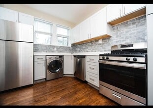 Building Photo - 3823 N Greenview Ave