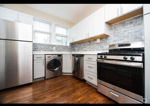 Building Photo - 3823 N Greenview Ave