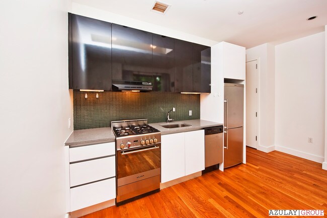 Building Photo - 1124 Bedford Ave