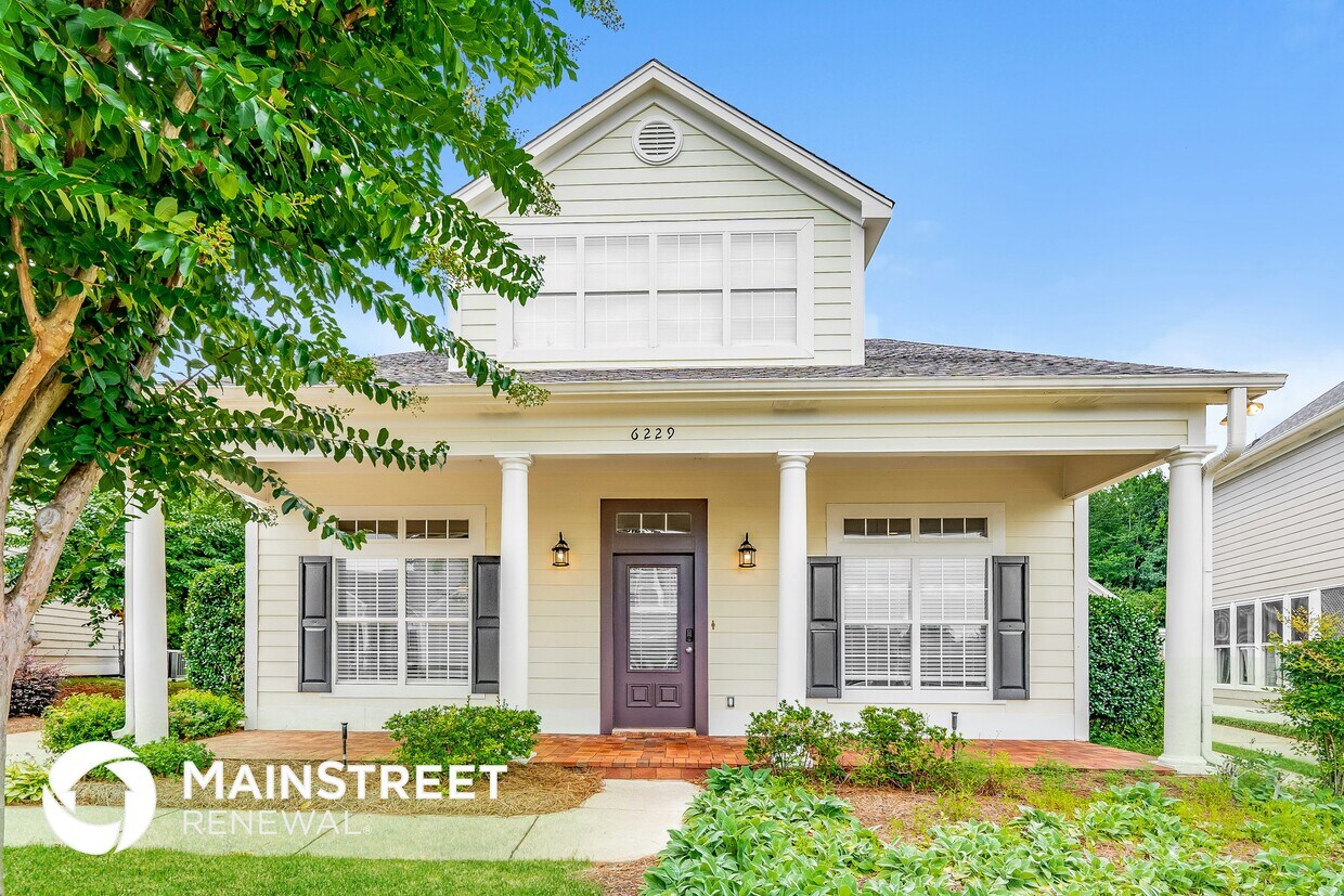 Foto principal - 6229 S Clubview Cir