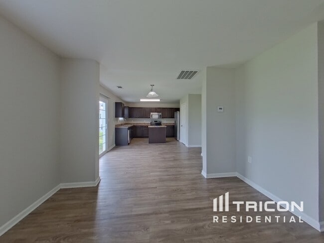 Building Photo - 5504 Graypark Dr