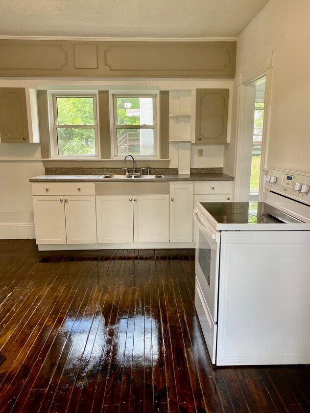 95 Hall Ave Unit H1B, Henniker, NH 03242 Apartments in Henniker, NH