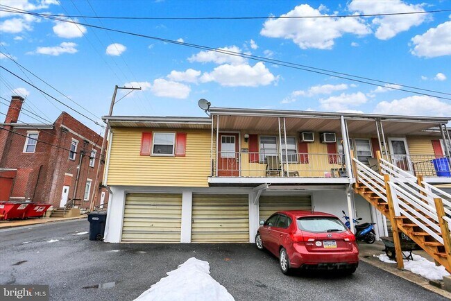 Foto del edificio - 105 W Main St