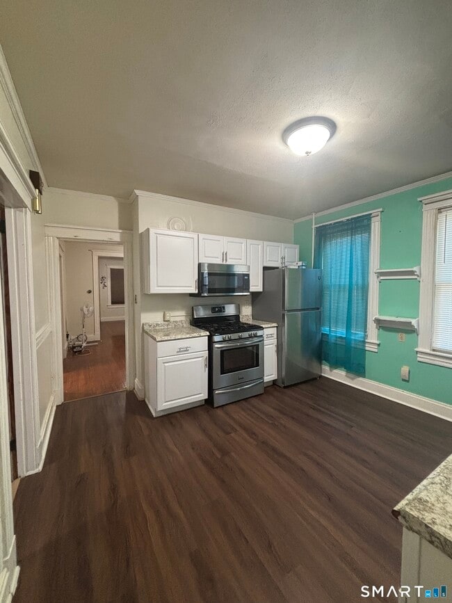 Building Photo - 143 Brown St