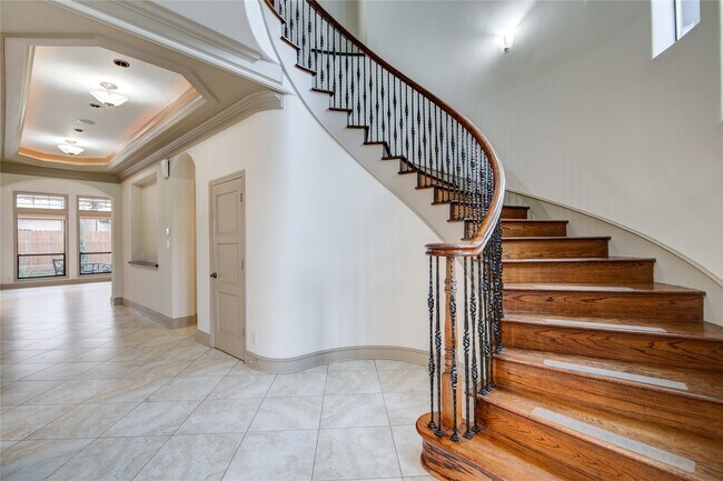 Foto del edificio - 5346 Val Verde St