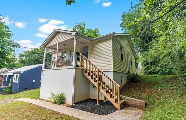 Photo - 139 Breckenbridge St House