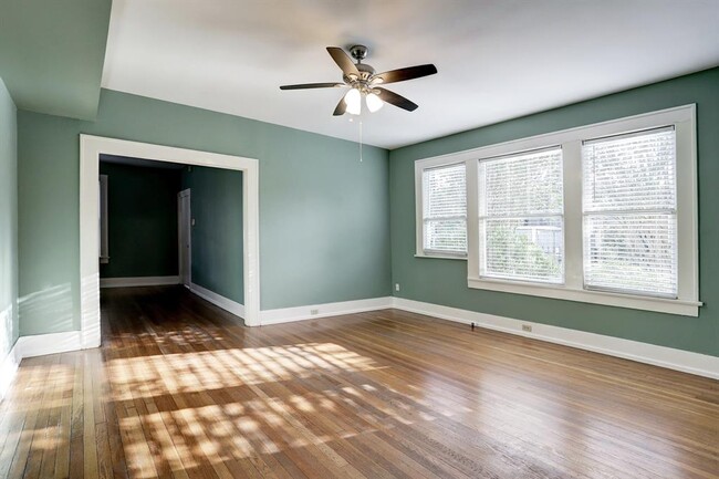 Building Photo - 418 Branard St