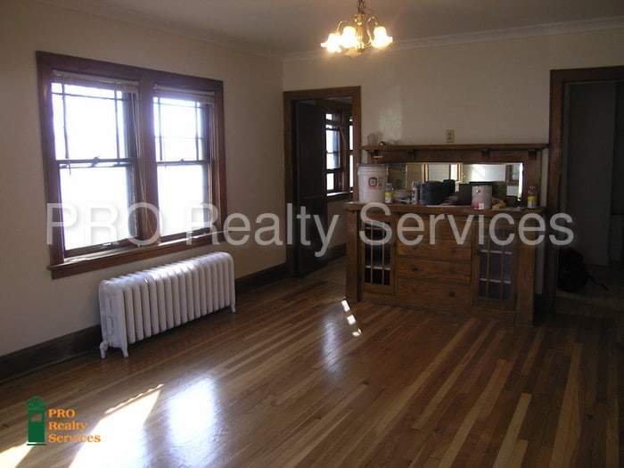 Primary Photo - 4225 Emerson Ave N