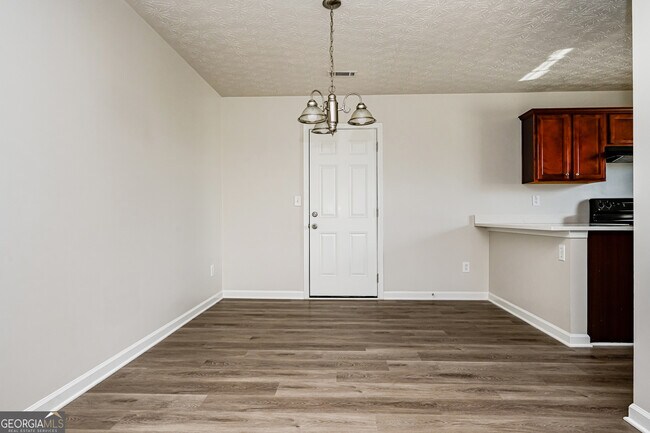 Foto del edificio - 6864 Amethyst Ave