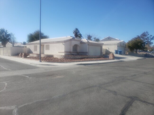 Building Photo - 8137 Cimarron Ridge Dr