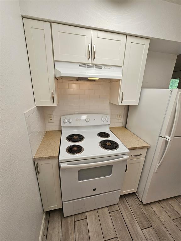 Foto del edificio - 5402 Rose Hill Cir