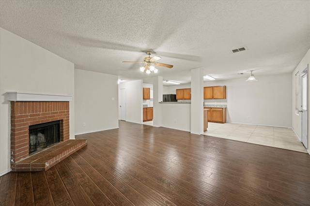 Building Photo - 5501 Comanche Wells Dr