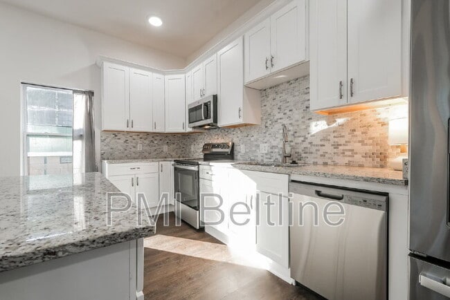 Photo - 1321 Bridges Ave SW House