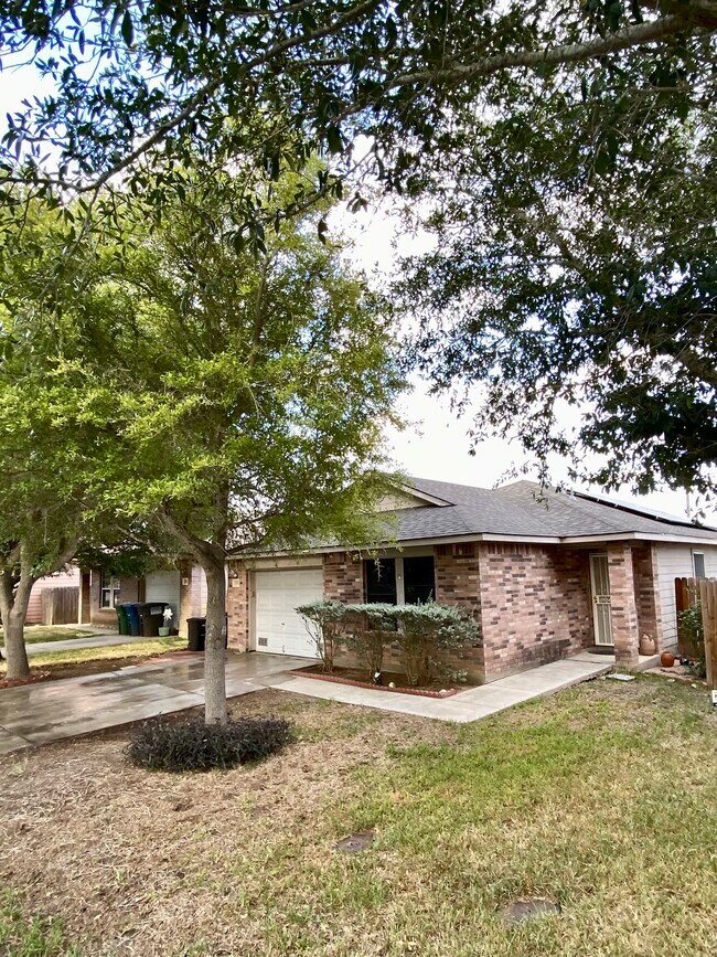 Building Photo - 8910 Mission Top