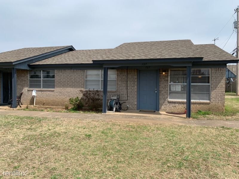 Primary Photo - 3 br, 1 bath Townhome - 937 S 131st East Ave