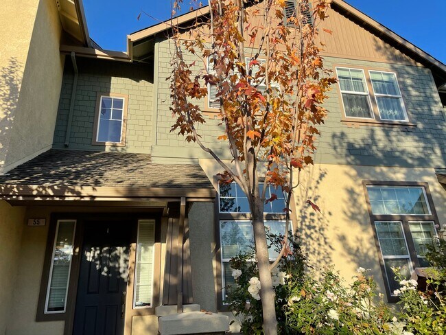 Foto del edificio - 55 Almond Ct