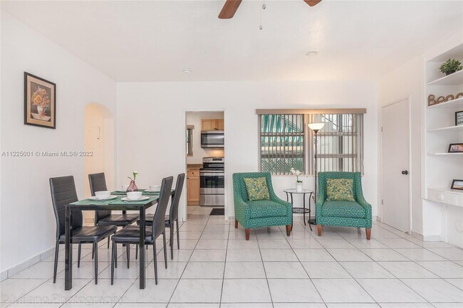 Building Photo - 1982 Marseille Dr