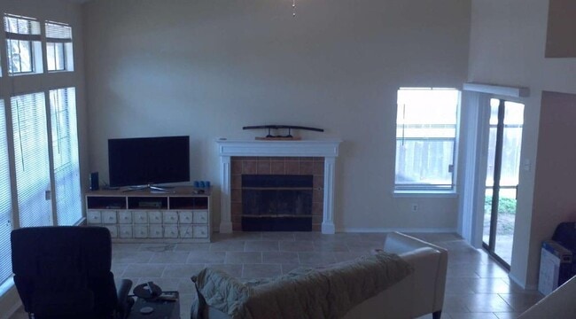 Building Photo - 6700 Shiner St