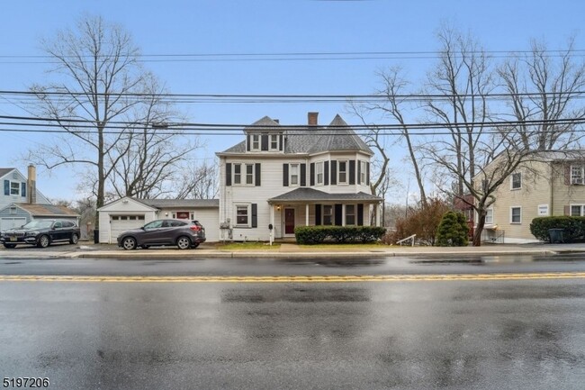 Building Photo - 74 Mount Kemble Ave