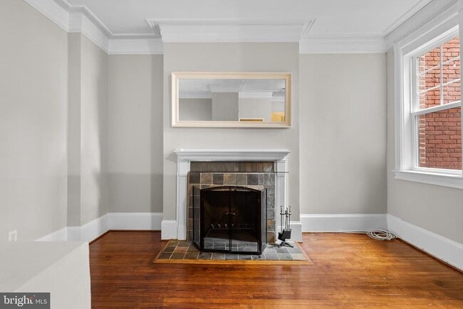 Building Photo - 1326 Vermont Ave NW