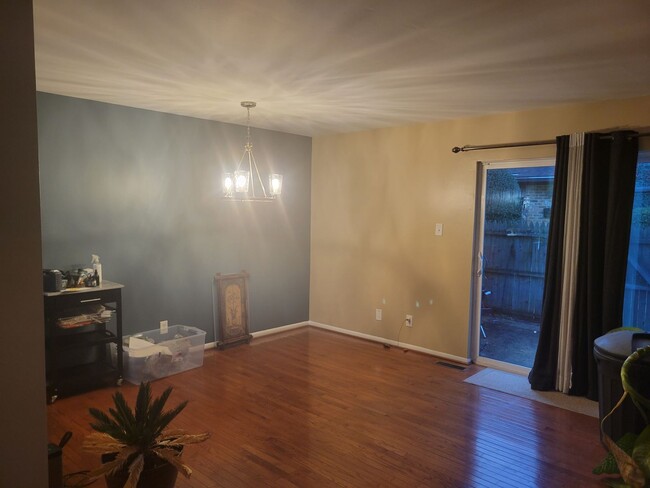 Foto del edificio - Lovely 3 BR/3.5 BA Townhome in Fort Lincoln!