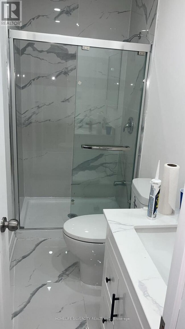 Building Photo - 224 Livingston Rd