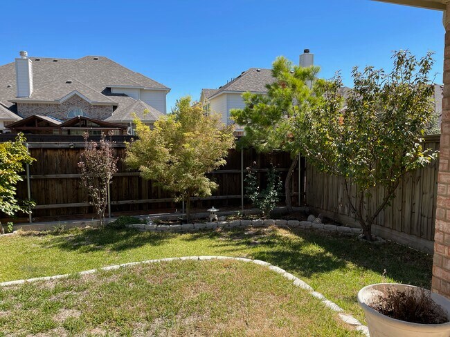 Building Photo - 2222 River Canyon Ln