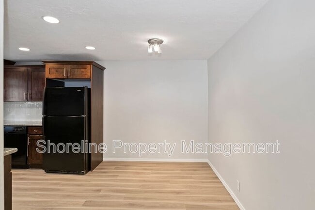 Building Photo - 2110 Brittany Ln