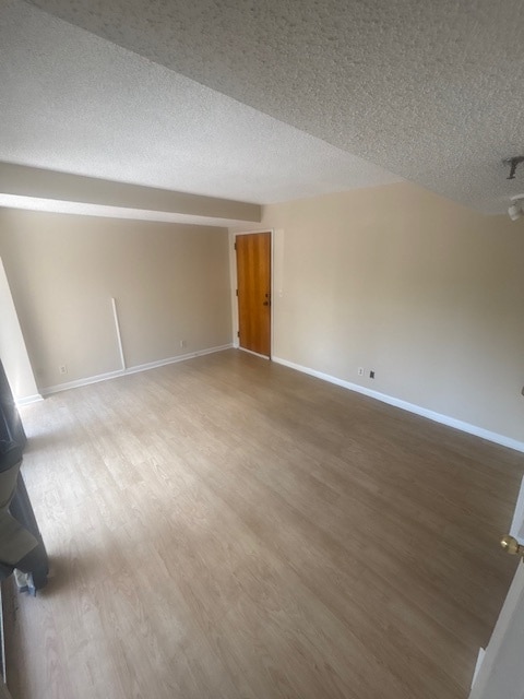 Living Room - 900 19th Ave S (Nashville, TN) Apartment
