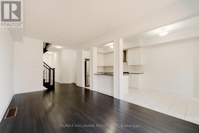 Building Photo - 64 Dundonald Trail