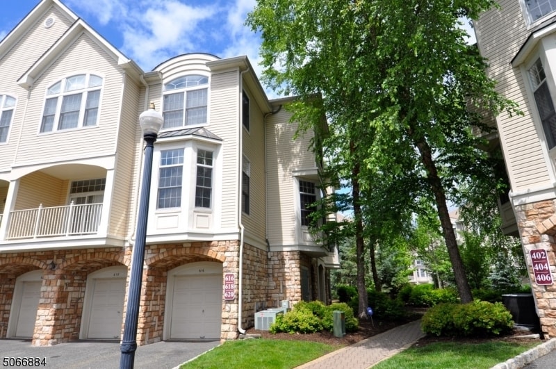 616 Turlington Ct, Livingston, NJ 07039 Townhome Rentals in