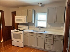 Building Photo - 274 Waterman Ave