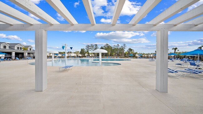 Foto del edificio - 4 bedroom, 2.5 bathroom 2-story home at Th...