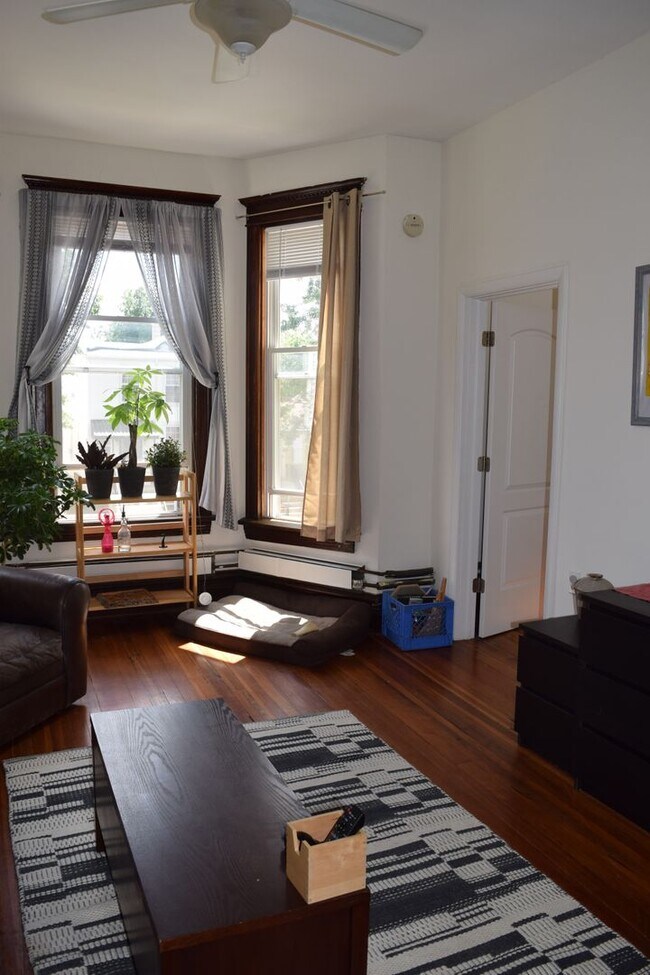 Foto del edificio - 2926 N Ridgeway Ave