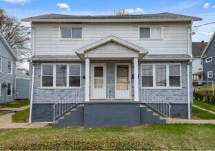 Building Photo - 412 Grove St