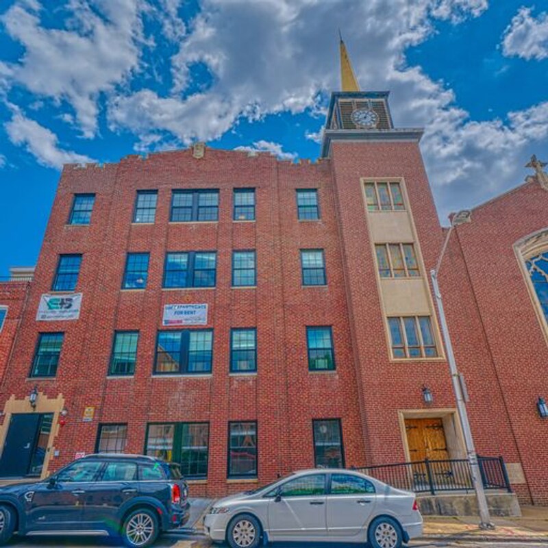 Primary Photo - 923 S East Ave