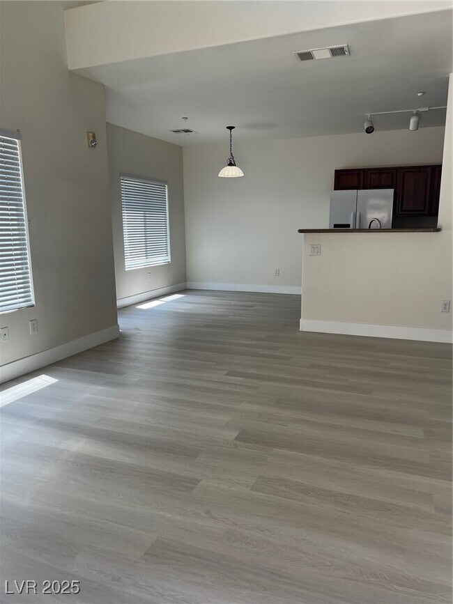 Foto del edificio - 10443 Alpine Edge Ave