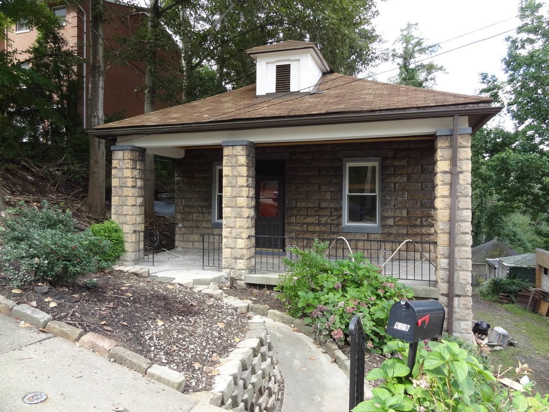 609 Windsor Ave, Pittsburgh, PA 15221 House Rental in Pittsburgh, PA