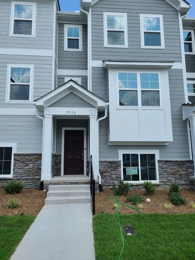 Foto del edificio - 5916 Kayton St