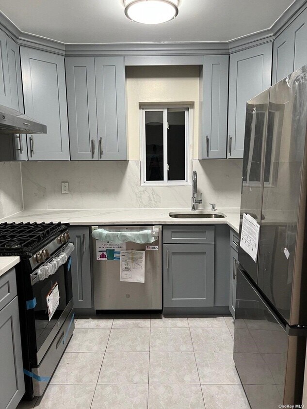 Primary Photo - 61-15 172nd St