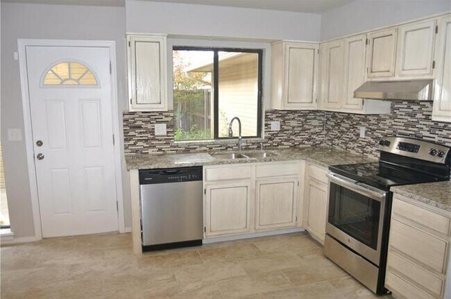 Refrigerador también incluidos - 1117 Sequoyah Pl